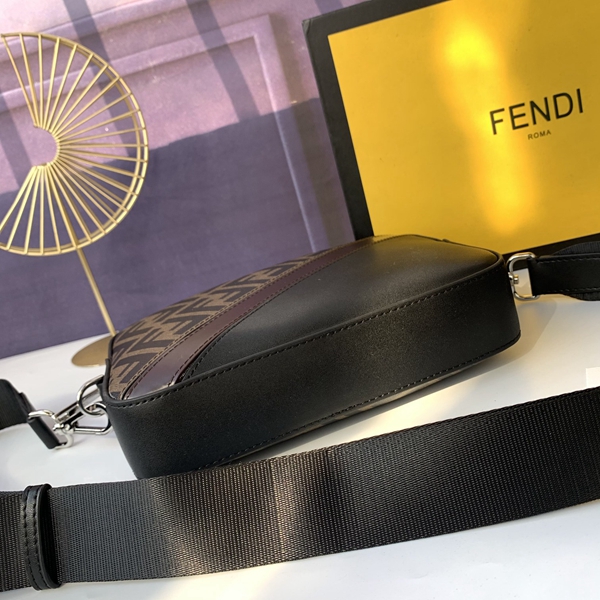 スーパーコピーブランドバッグ側面デザイン